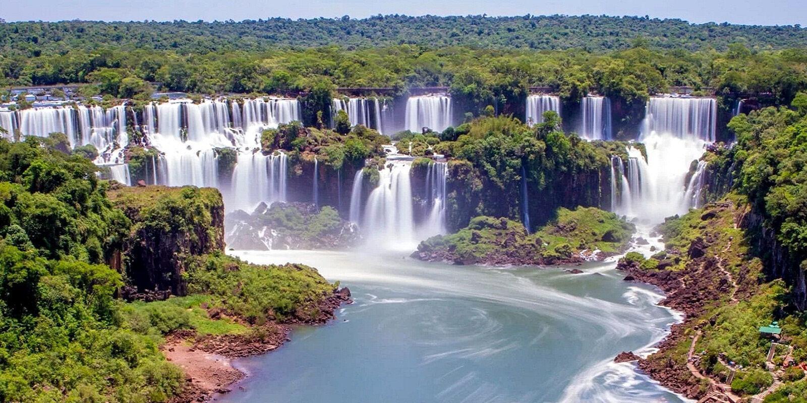 Водопад «Адам и Ева» на реке «Игуасу»