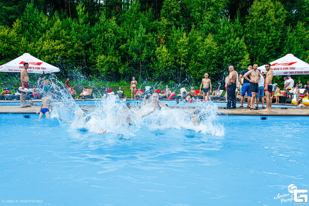 Царская охота бассейн. Открытые бассейны в новокузнецке. Открытый бассейн новокузнецк. Листвяги лесная республика новокузнецк. Открытые бассейны в новокузнецке.