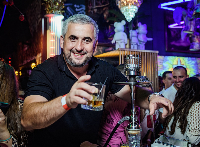 Homies bar ростов. Пинта на Ворошиловском Ростов. Пинта Буденновский Ростов на Дону. Пинта бар Ростов на Дону директор.