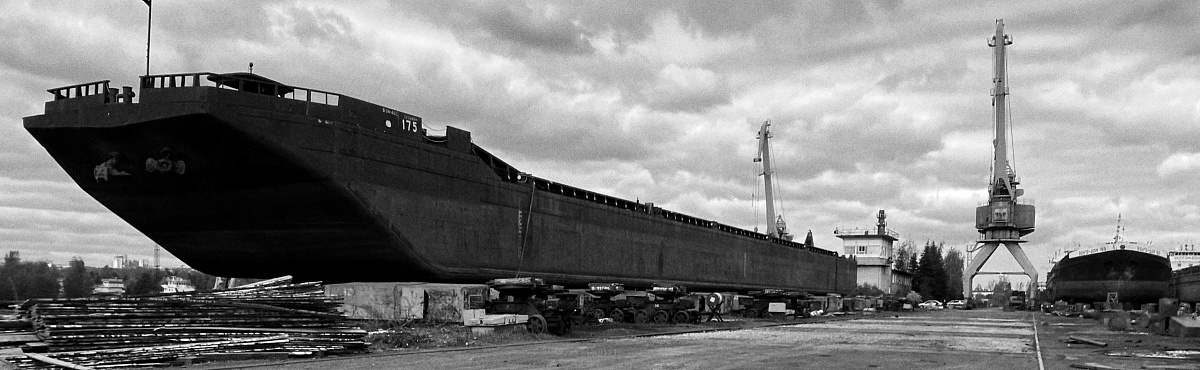 В Русском музее фотографии откроется выставка Михаила Пучкова «Следи людей»